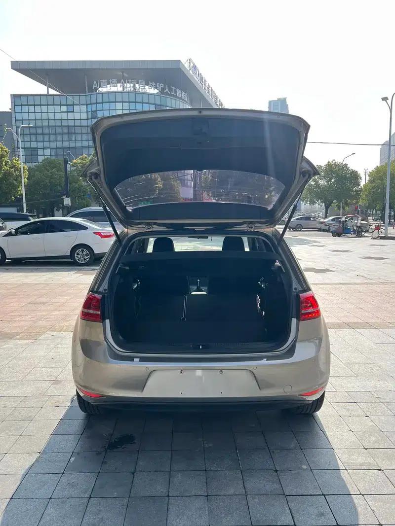 2015 Golf 1.6L Automatic Fashion Edition — миниатюра 9