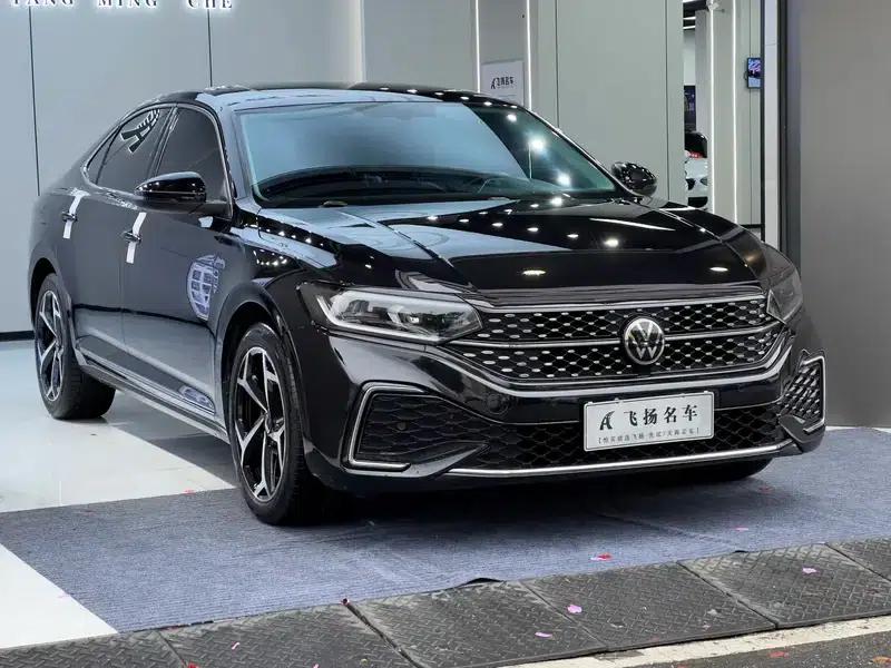 2022 Volkswagen Passat 330TSI Starry Sky Premium Edition — миниатюра 3