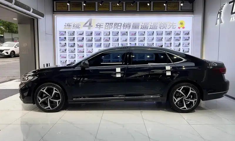 2022 Volkswagen Passat 330TSI Starry Sky Premium Edition — миниатюра 4