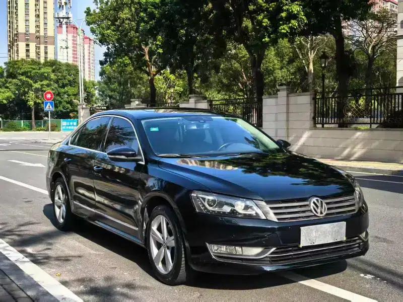 2015 Passat 1.8TSI DSG Premium Edition — миниатюра 3