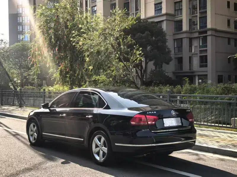 2015 Passat 1.8TSI DSG Premium Edition — миниатюра 4