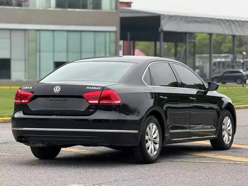 2015 Passat 1.8TSI DSG Premium Edition — миниатюра 5
