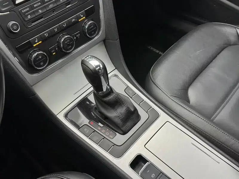 2015 Passat 1.8TSI DSG Premium Edition — миниатюра 10