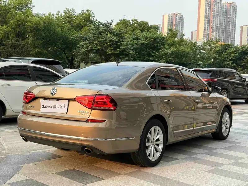 2017 Passat 330TSI DSG Premium Edition — миниатюра 4