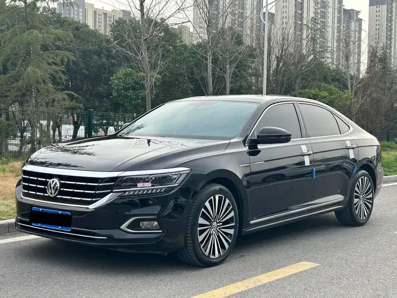 2019 Volkswagen Passat 330TSI Luxury Edition (China VI Emission Standard) — миниатюра 1