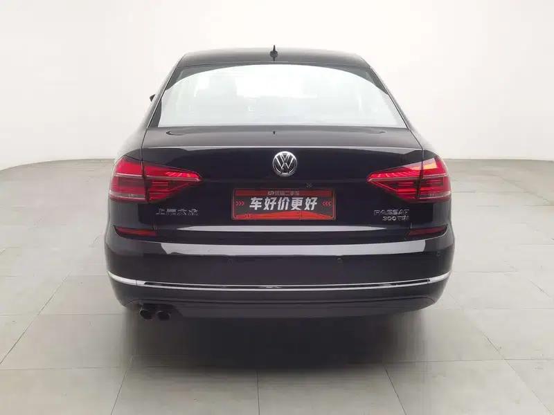 2017 Passat 330TSI DSG Premium Edition — миниатюра 3