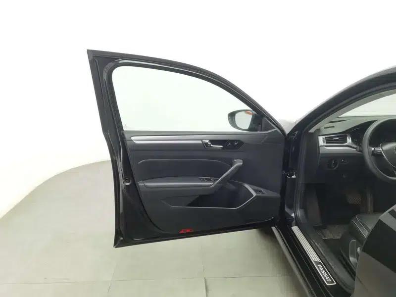 2017 Passat 330TSI DSG Premium Edition — миниатюра 23