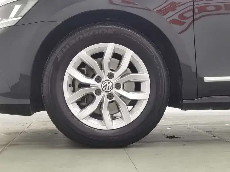 2017 Passat 330TSI DSG Premium Edition — миниатюра 5
