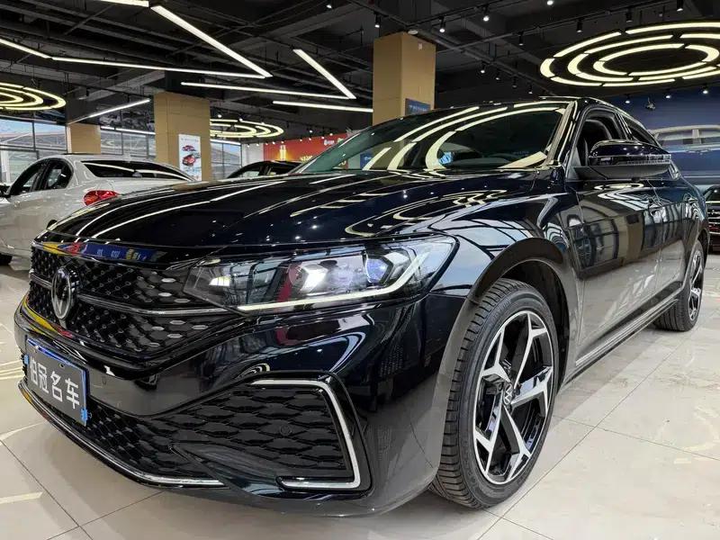 2023 Passat Facelift 330TSI Starry Sky Elite Edition — миниатюра 1