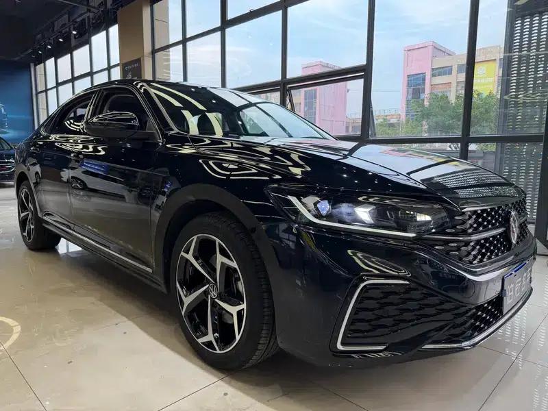 2023 Passat Facelift 330TSI Starry Sky Elite Edition — миниатюра 3