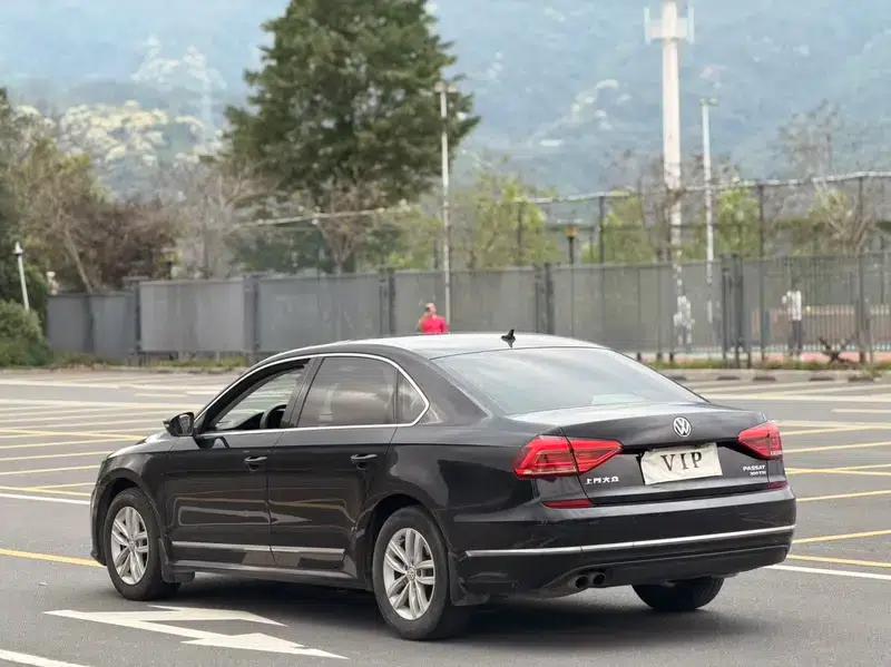 2017 Passat 330TSI DSG Premium Edition — миниатюра 4