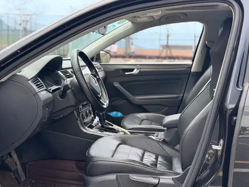 2017 Passat 330TSI DSG Premium Edition — миниатюра 8