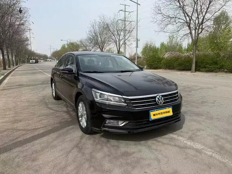 2017 Volkswagen Passat 1.8T Automatic Front-Wheel Drive 5-Seater Factory Custom Edition — миниатюра 3
