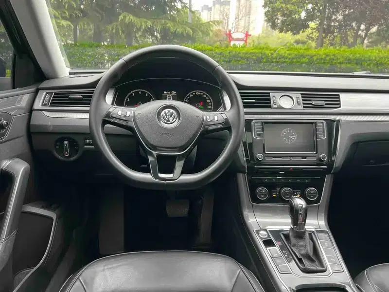 2017 Passat 330TSI DSG Premium Edition — миниатюра 11