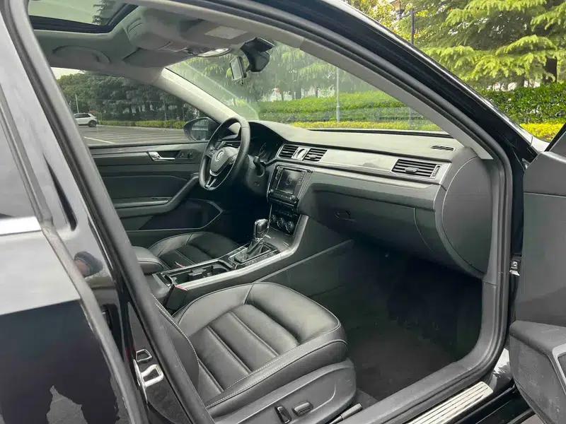 2017 Passat 330TSI DSG Premium Edition — миниатюра 13