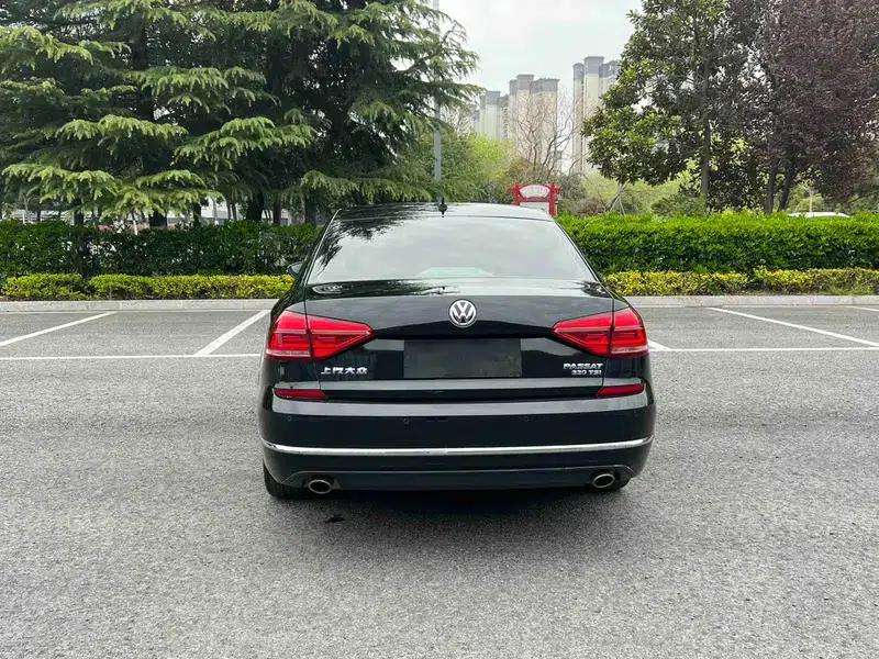 2017 Passat 330TSI DSG Premium Edition — миниатюра 5