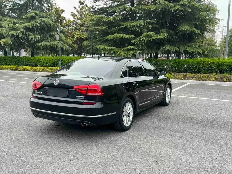 2017 Passat 330TSI DSG Premium Edition — миниатюра 6