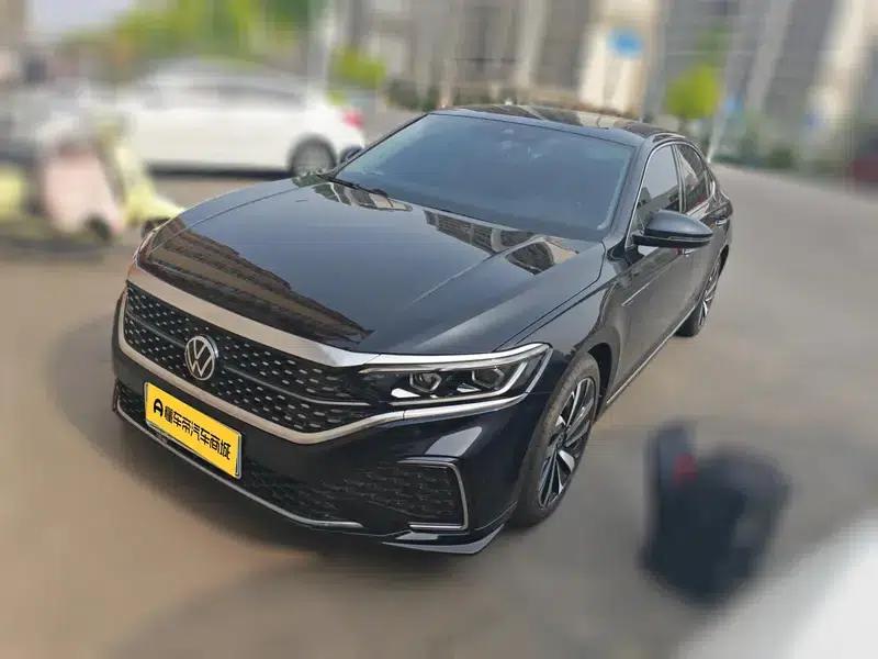 2022 Volkswagen Passat 330TSI Starry Sky Luxury Edition — миниатюра 1