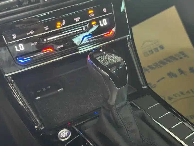 2024 Passat Outstanding Edition 380TSI Dragon Edition — миниатюра 15