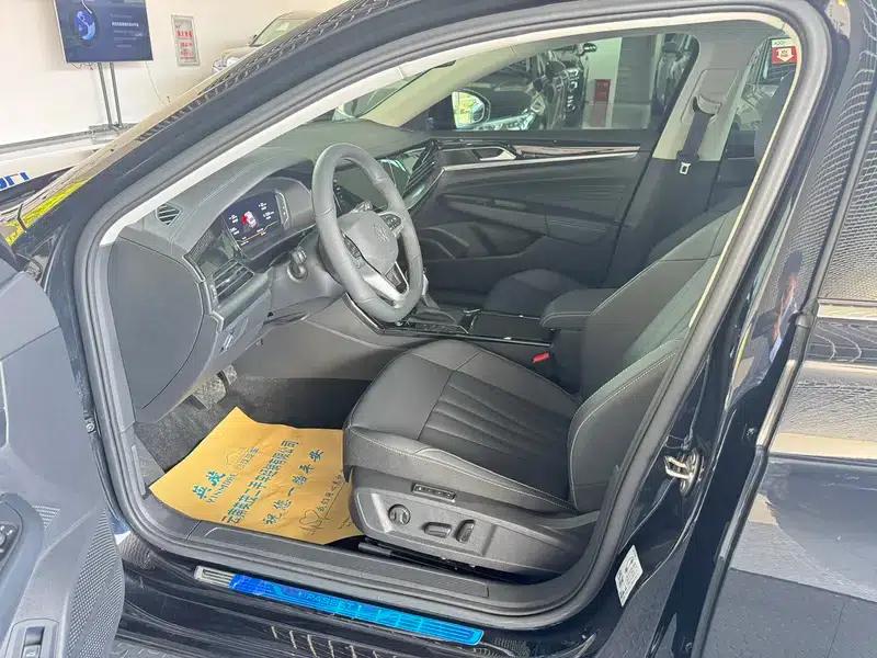 2024 Passat Outstanding Edition 380TSI Dragon Edition — миниатюра 21