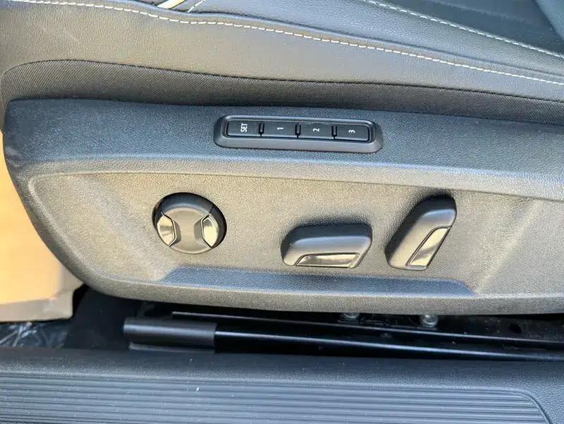 2024 Passat Outstanding Edition 380TSI Starry Sky Dragon Edition — миниатюра 13