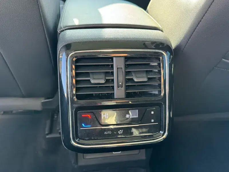 2024 Passat Outstanding Edition 380TSI Starry Sky Dragon Edition — миниатюра 9