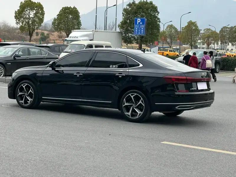 2024 Passat 380TSI Starry Sky Luxury Edition — миниатюра 3