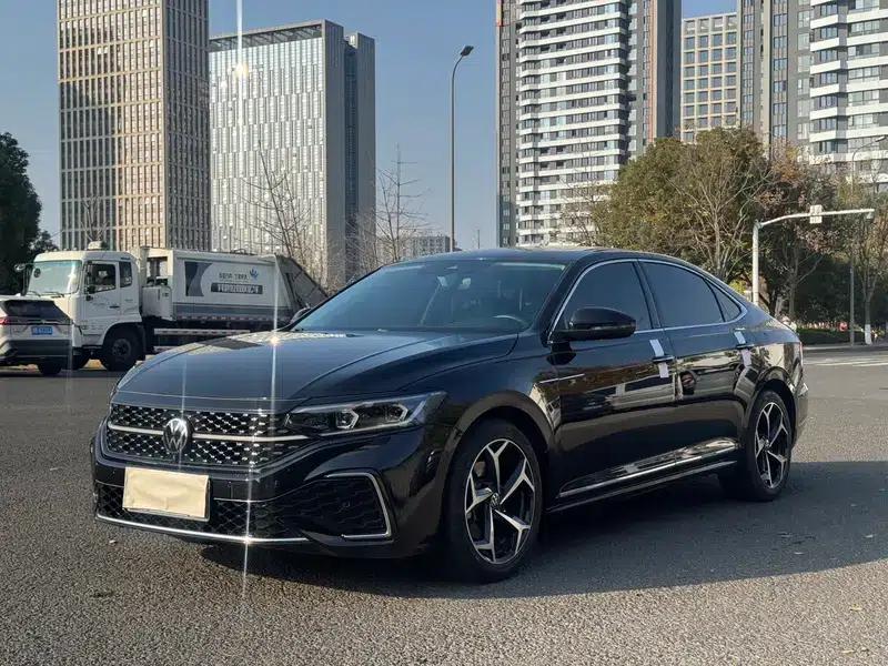 2024 Passat 380TSI Starry Sky Luxury Edition — миниатюра 1