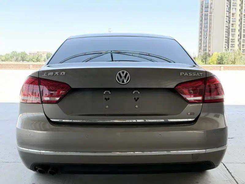 2011 Passat 1.8TSI DSG Premium Edition — миниатюра 5