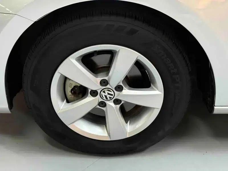 2013 Volkswagen Lavida Classic Facelift 1.6L Automatic Fashion Edition — миниатюра 18