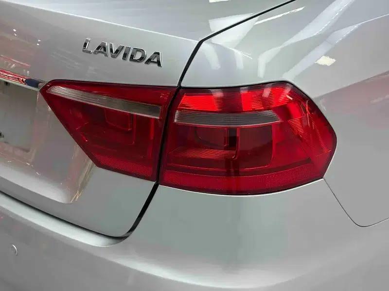 2013 Volkswagen Lavida Classic Facelift 1.6L Automatic Fashion Edition — миниатюра 22
