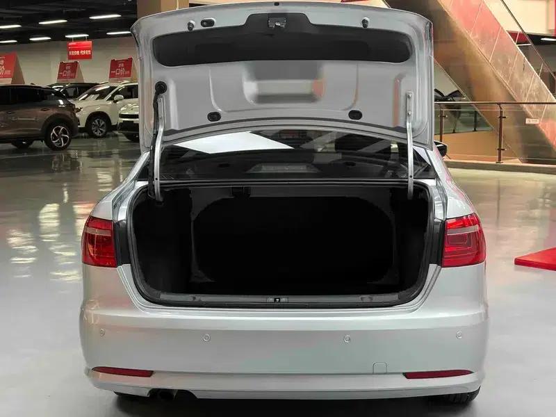 2013 Volkswagen Lavida Classic Facelift 1.6L Automatic Fashion Edition — миниатюра 38