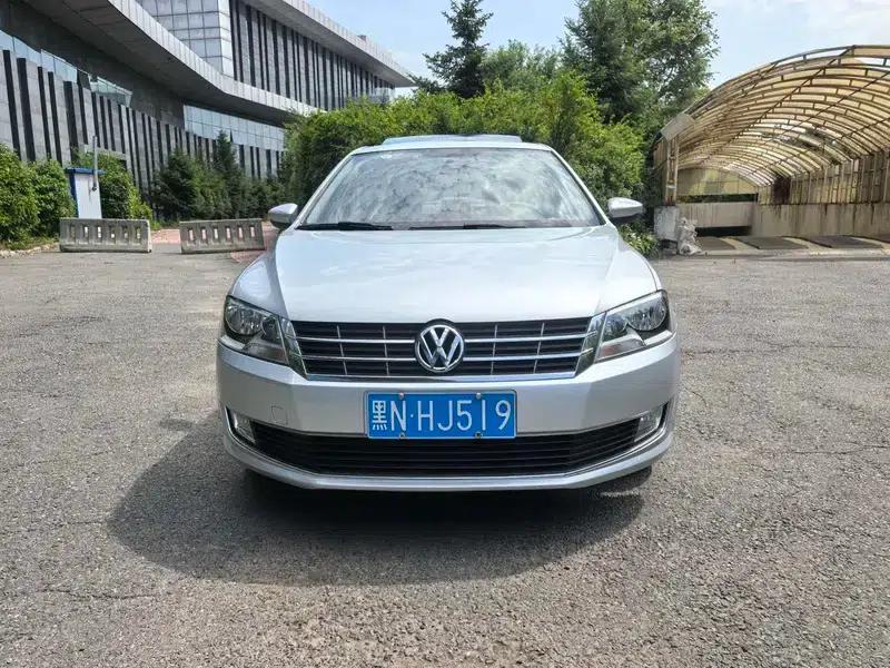 2013 Volkswagen Lavida 1.4TSI DSG Luxury Navigation Edition — миниатюра 2