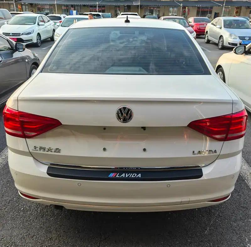 2015 Volkswagen Lavida 1.6L Automatic Comfort Edition — миниатюра 4