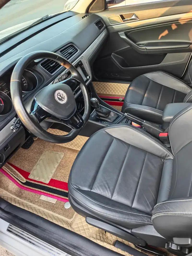 2015 Volkswagen Lavida 1.6L Automatic Comfort Edition — миниатюра 5