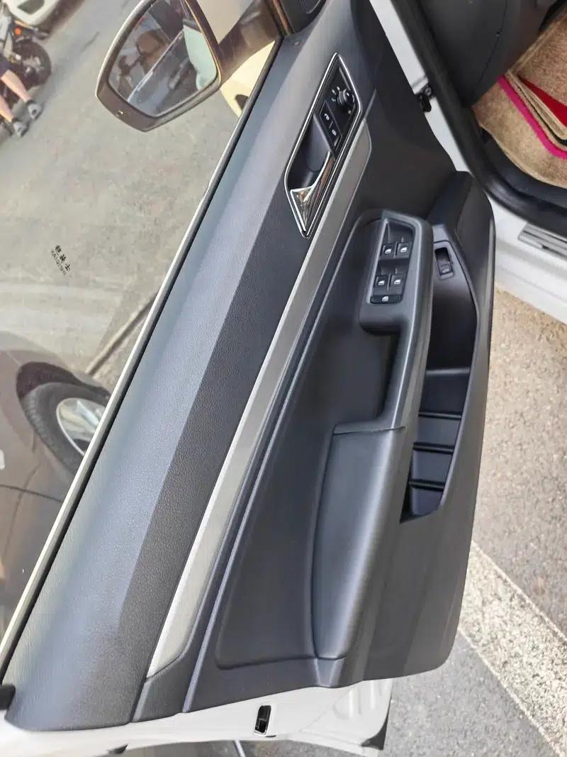 2015 Volkswagen Lavida 1.6L Automatic Comfort Edition — миниатюра 6