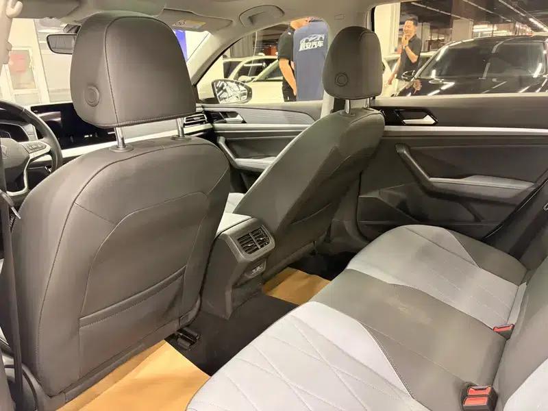 2023 Volkswagen Lavida 1.5L Automatic Five Million Edition — миниатюра 8