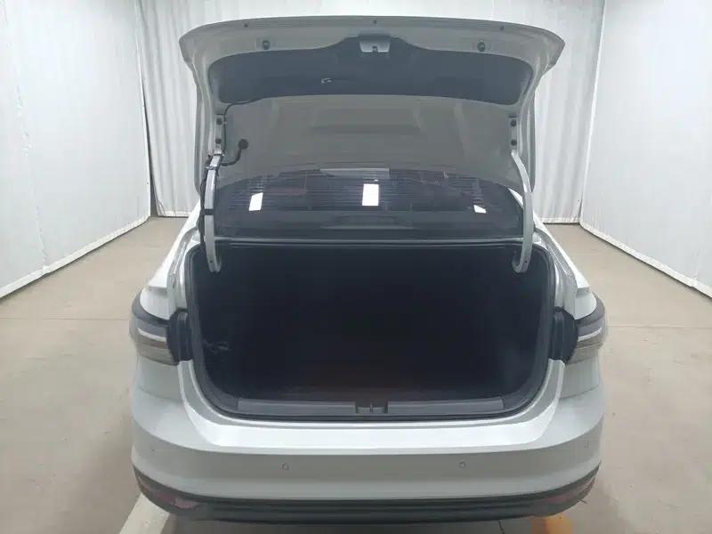 2023 Volkswagen Lavida New Elite 1.5L Automatic New Elite Edition — миниатюра 20