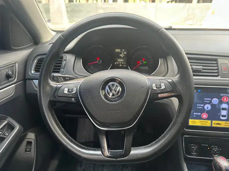 2017 Volkswagen Lavida 230TSI DSG Comfort Edition — миниатюра 13