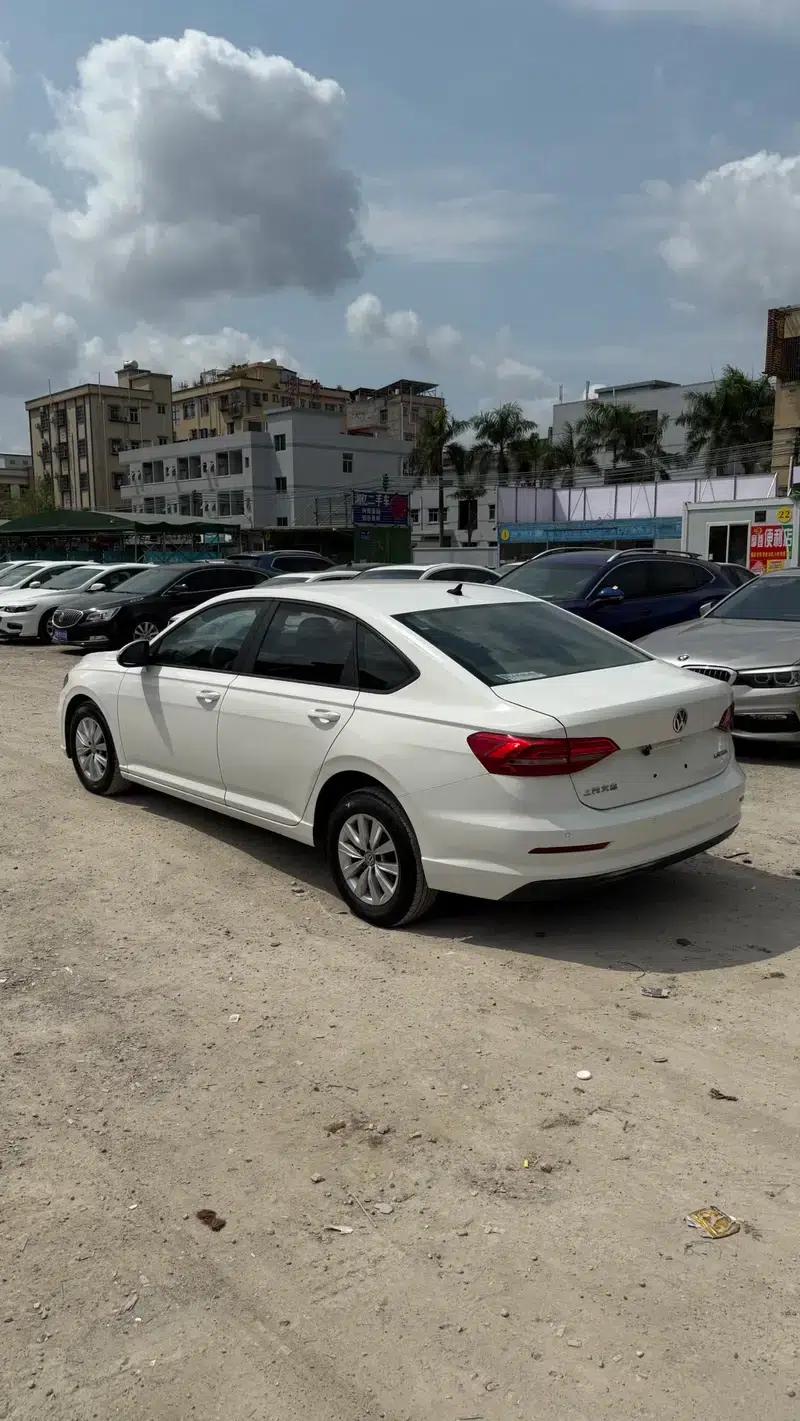 2023 Volkswagen Lavida Facelift 1.5L Automatic Five Million Edition — миниатюра 4