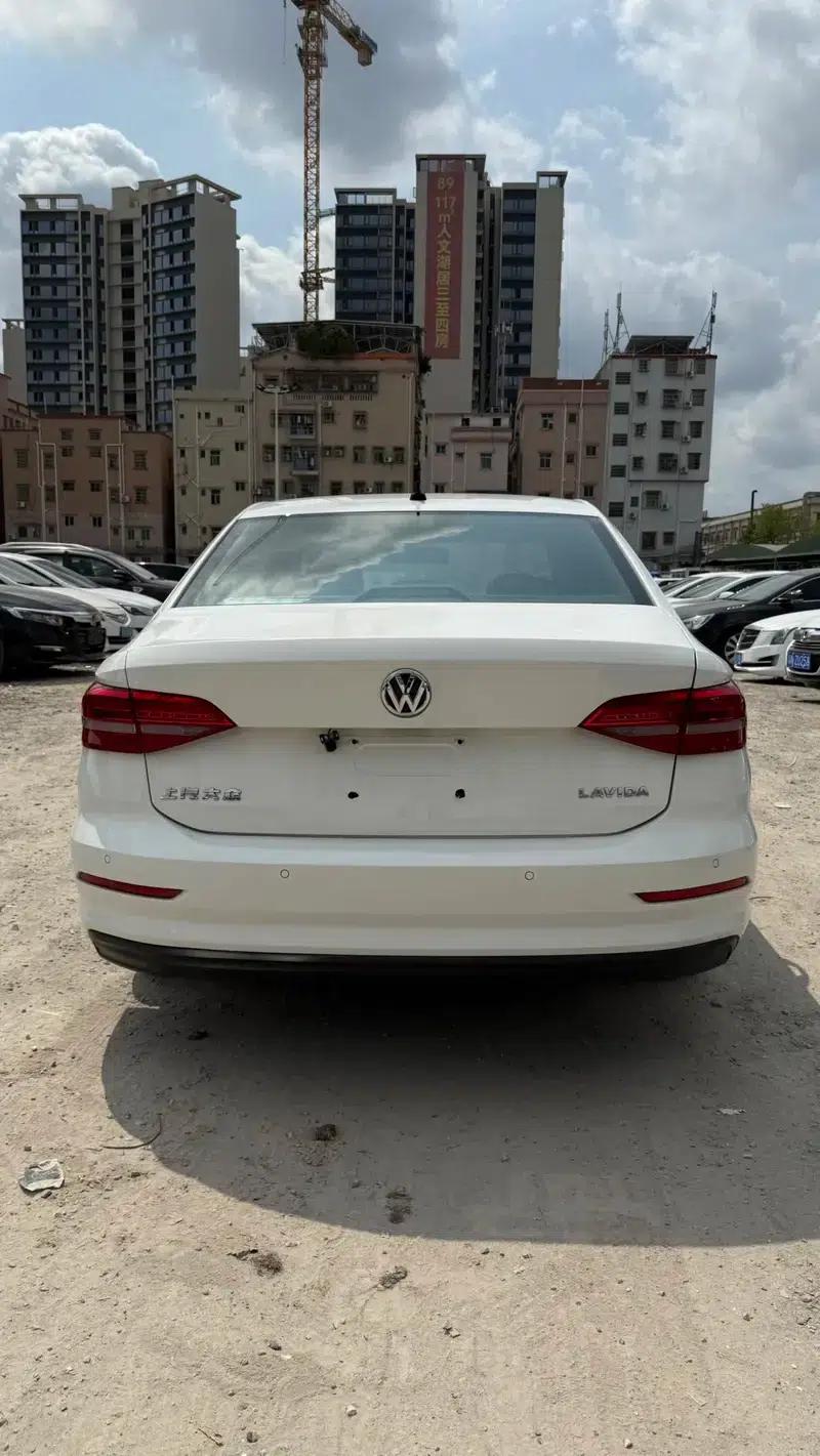 2023 Volkswagen Lavida Facelift 1.5L Automatic Five Million Edition — миниатюра 5