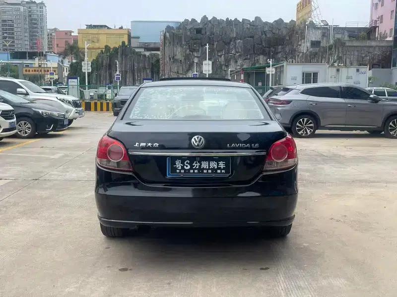 2011 Volkswagen Lavida 1.6L Automatic Premium Edition — миниатюра 5
