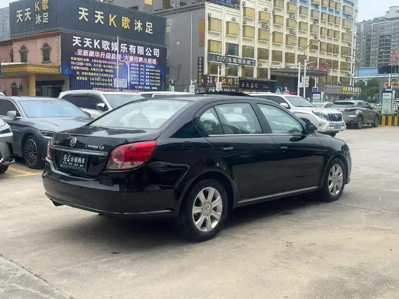 2011 Volkswagen Lavida 1.6L Automatic Premium Edition — миниатюра 6