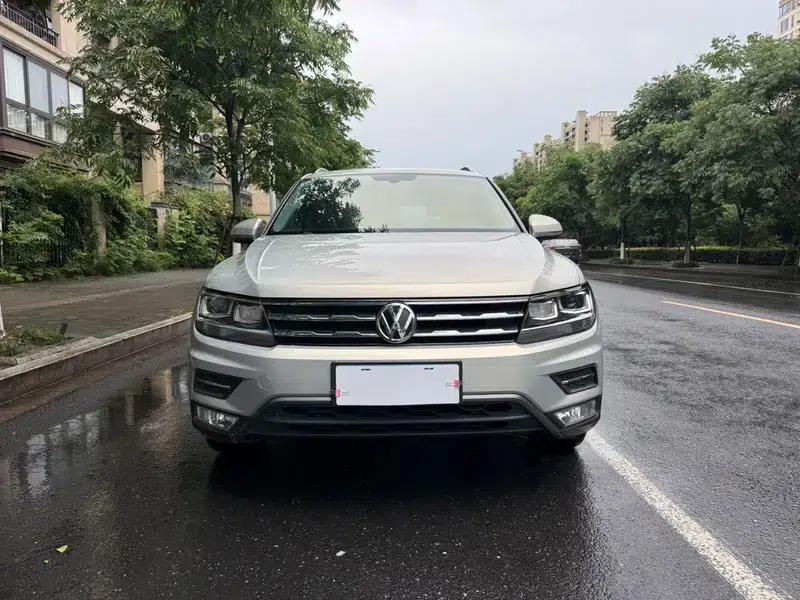 Tiguan L 2018 Facelift 330TSI Automatic 2WD Luxury Edition — миниатюра 2