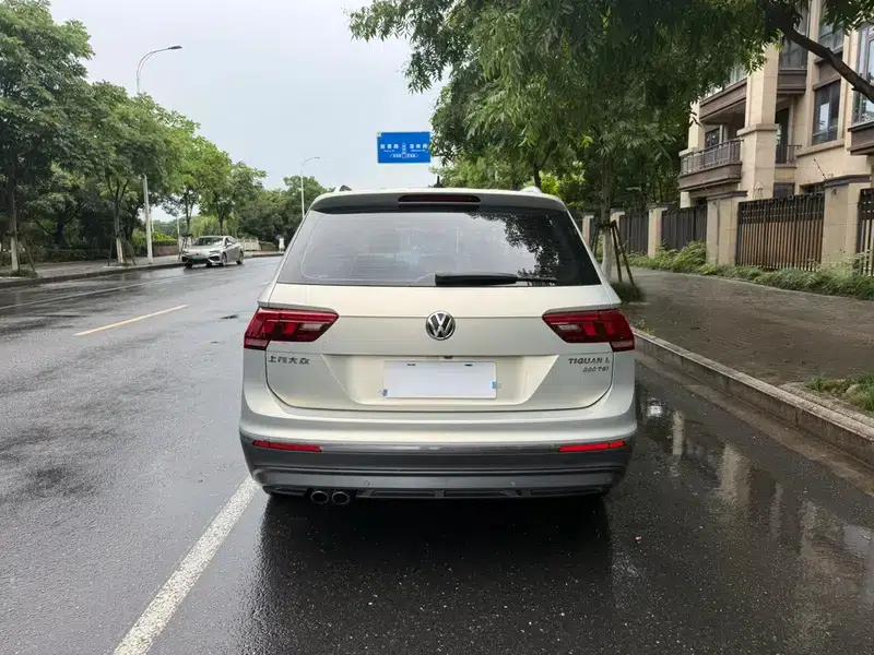 Tiguan L 2018 Facelift 330TSI Automatic 2WD Luxury Edition — миниатюра 6
