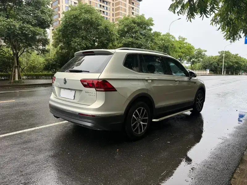 Tiguan L 2018 Facelift 330TSI Automatic 2WD Luxury Edition — миниатюра 7