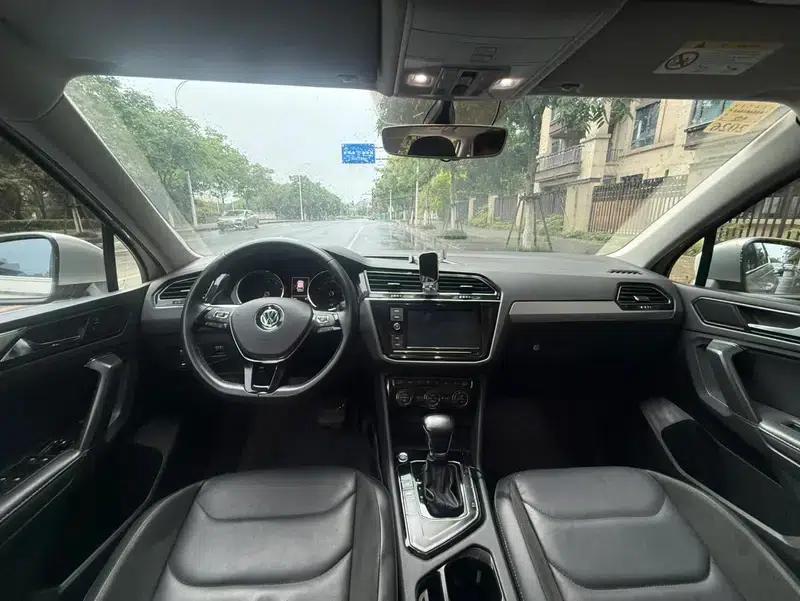 Tiguan L 2018 Facelift 330TSI Automatic 2WD Luxury Edition — миниатюра 8