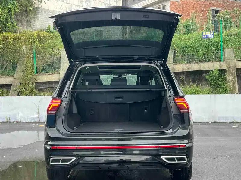 Tiguan L 2022 330TSI Automatic 2WD R-Line Premium Edition — миниатюра 11