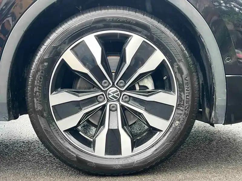 Tiguan L 2022 330TSI Automatic 2WD R-Line Premium Edition — миниатюра 12