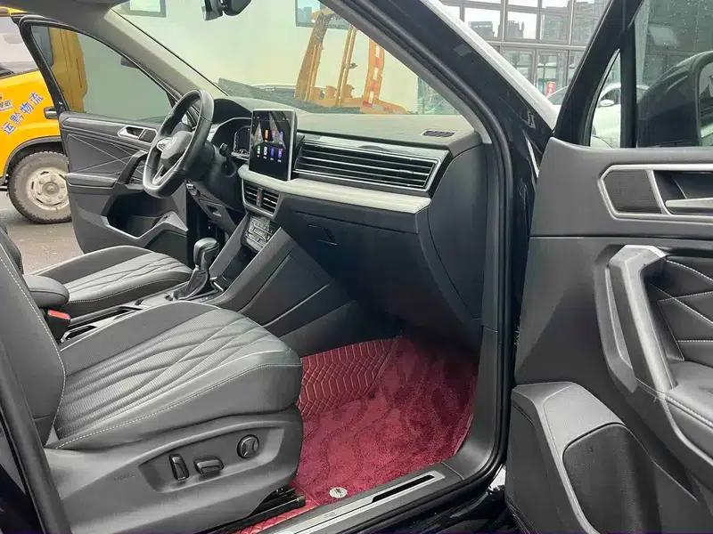 Tiguan L 2022 330TSI Automatic 2WD R-Line Premium Edition — миниатюра 15